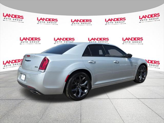 2023 Chrysler 300 Touring