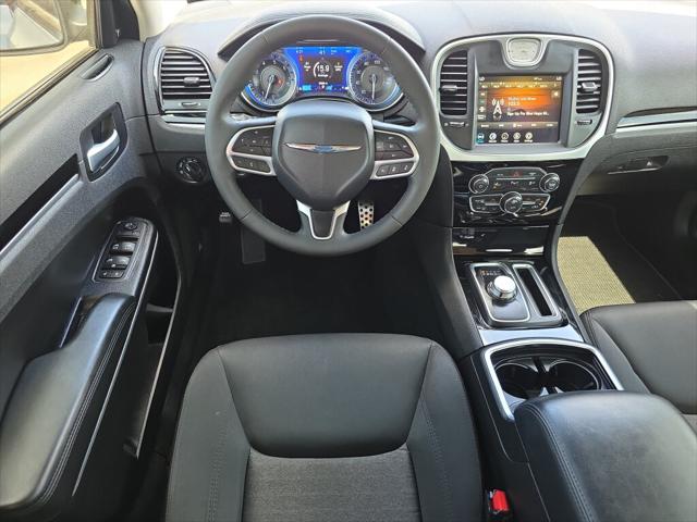 2023 Chrysler 300 Touring