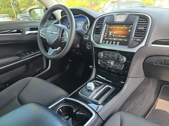 2023 Chrysler 300 Touring