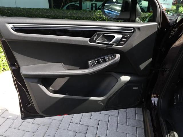 2025 Porsche Macan Macan