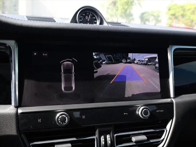 2025 Porsche Macan Macan