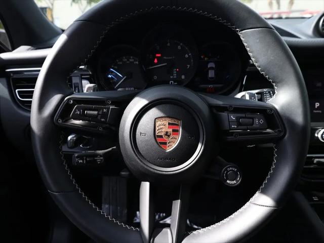 2025 Porsche Macan Macan