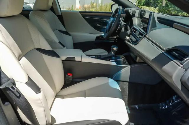 2024 Lexus ES 300h ES 300h