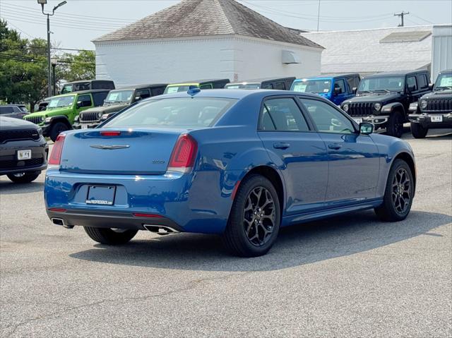 2023 Chrysler 300 Touring L AWD