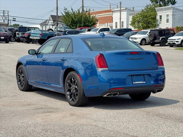 2023 Chrysler 300 Touring L AWD