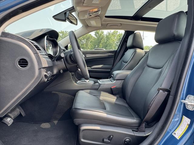 2023 Chrysler 300 Touring L AWD