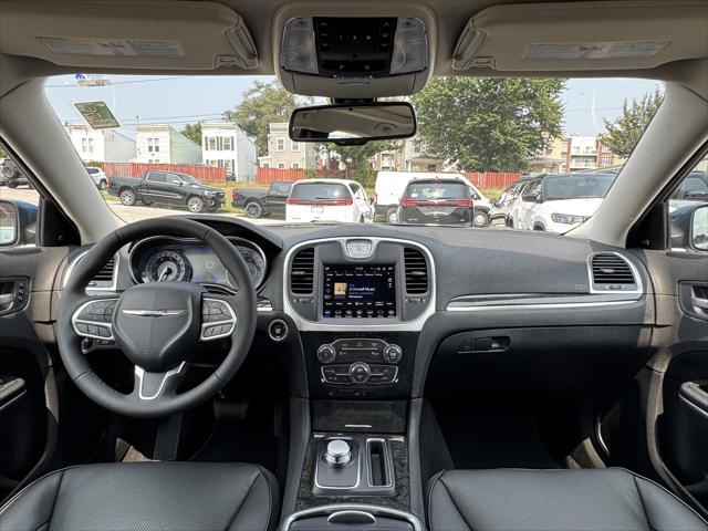 2023 Chrysler 300 Touring L AWD