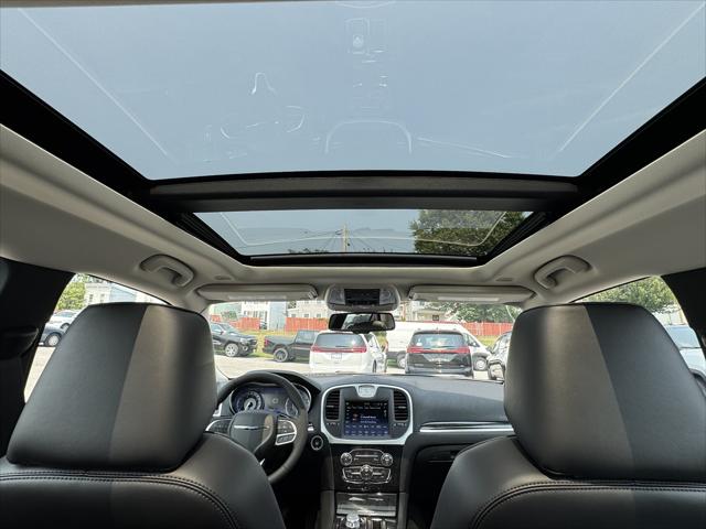 2023 Chrysler 300 Touring L AWD