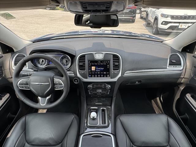 2023 Chrysler 300 Touring L AWD