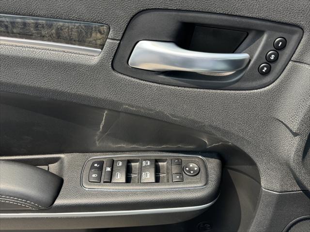 2023 Chrysler 300 Touring L AWD
