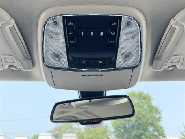 2023 Chrysler 300 Touring L AWD
