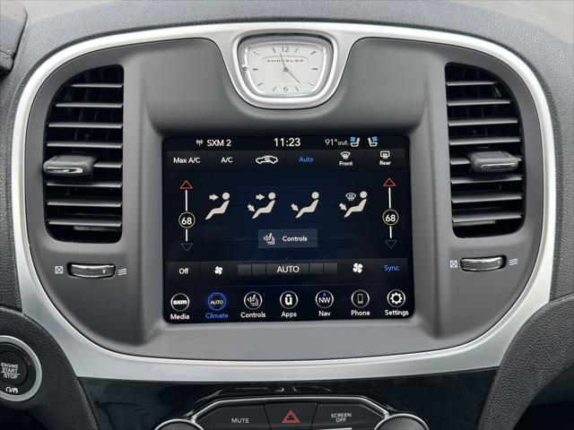 2023 Chrysler 300 Touring L AWD