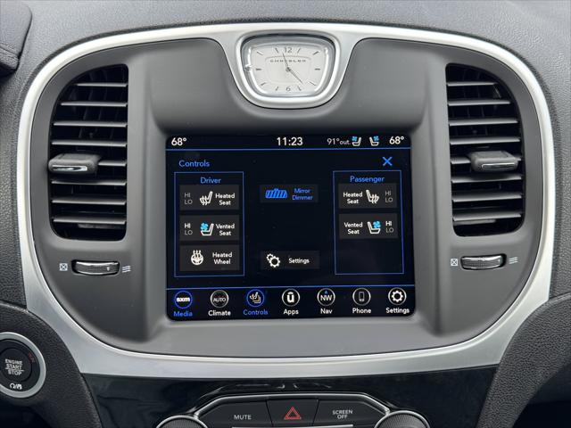 2023 Chrysler 300 Touring L AWD