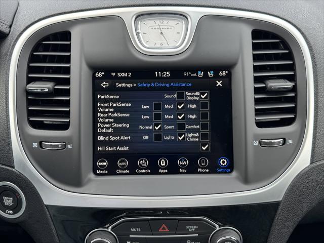 2023 Chrysler 300 Touring L AWD