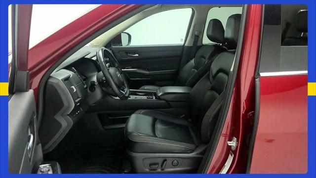 2023 Nissan Pathfinder SL 4WD