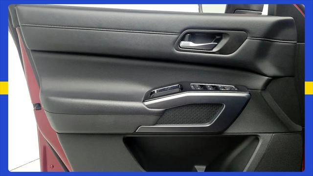 2023 Nissan Pathfinder SL 4WD