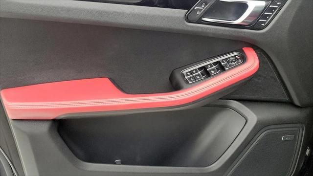 2021 Porsche Macan Macan