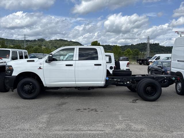 2026 RAM 3500 Chassis RAM 3500 TRADESMAN CREW CAB CHASSIS 4X4 60 CA