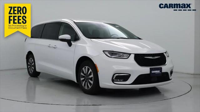 2023 Chrysler Pacifica Hybrid Touring L for sale in Maple Shade, NJ