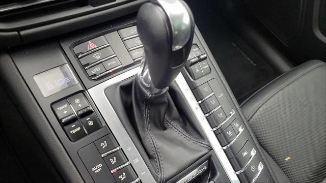 2021 Porsche Macan Macan