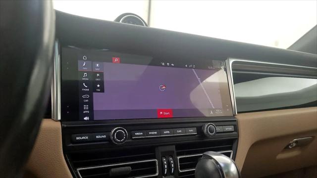 2021 Porsche Macan Macan