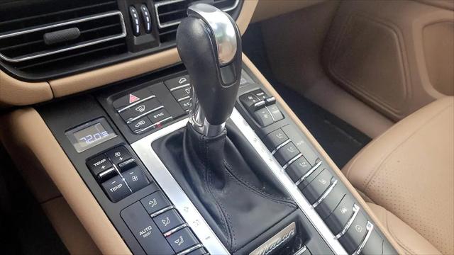 2021 Porsche Macan Macan