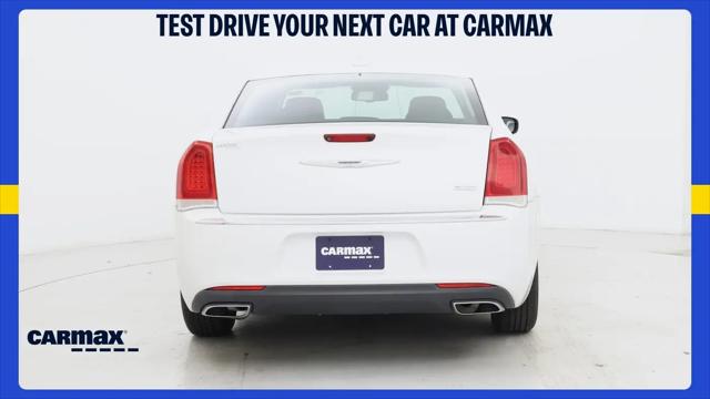 2016 Chrysler 300 Limited