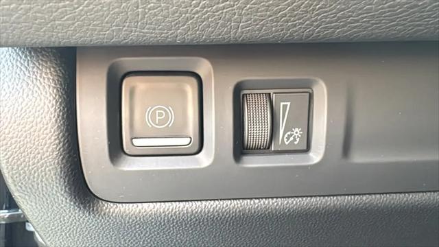 2025 Cadillac XT4 AWD Premium Luxury
