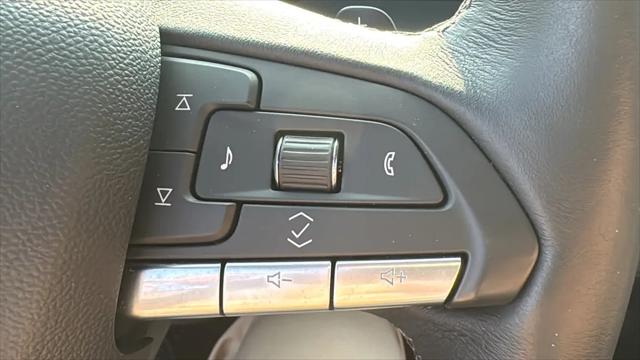 2025 Cadillac XT4 AWD Premium Luxury