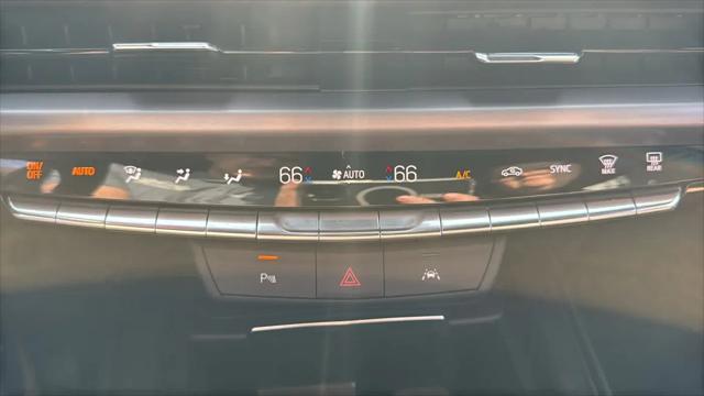 2025 Cadillac XT4 AWD Premium Luxury