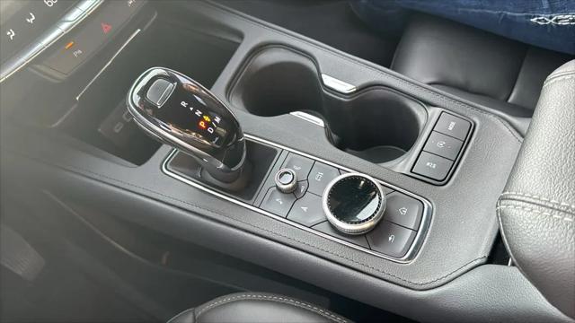 2025 Cadillac XT4 AWD Premium Luxury