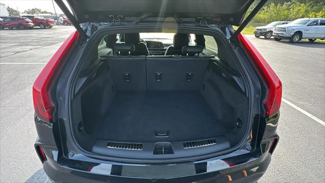 2025 Cadillac XT4 AWD Premium Luxury