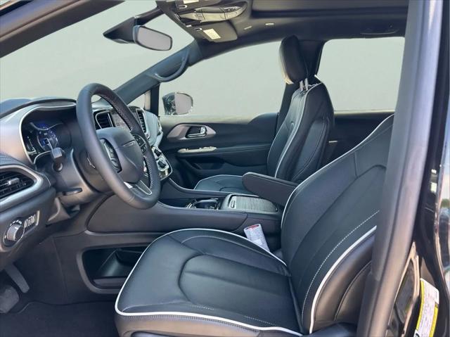 2027 Chrysler Pacifica Limited AWD