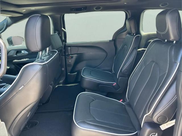 2027 Chrysler Pacifica Limited AWD
