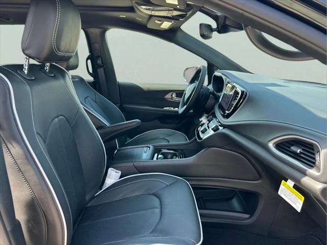 2027 Chrysler Pacifica Limited AWD