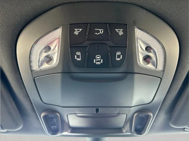 2027 Chrysler Pacifica Limited AWD