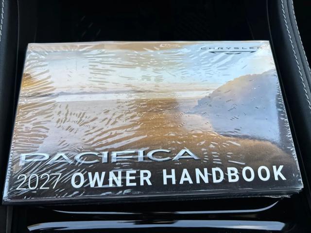 2027 Chrysler Pacifica Limited AWD