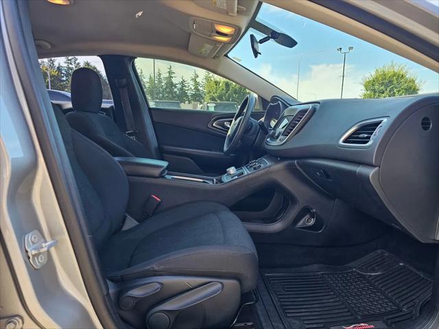 2016 Chrysler 200 LX