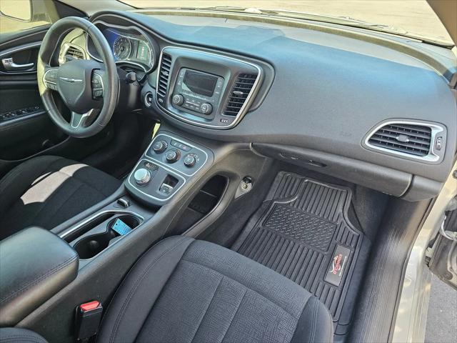 2016 Chrysler 200 LX