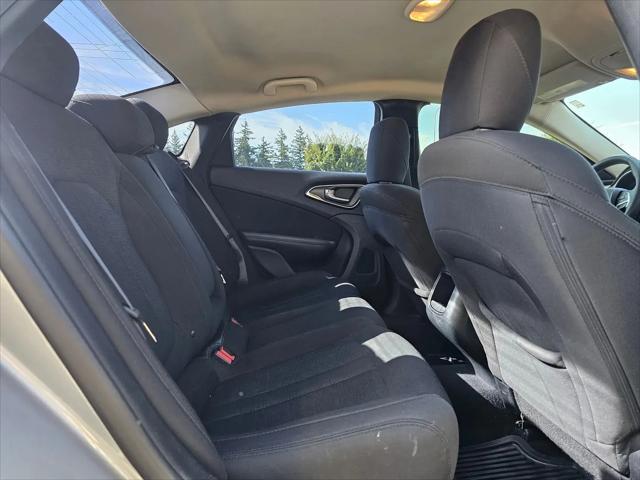 2016 Chrysler 200 LX
