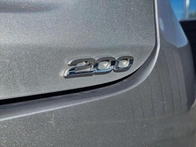 2016 Chrysler 200 LX