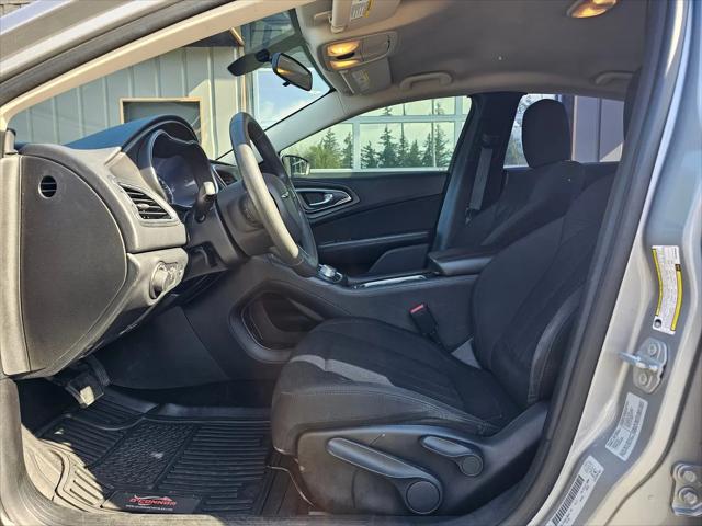 2016 Chrysler 200 LX