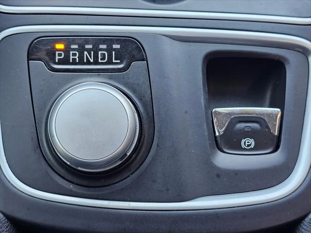 2016 Chrysler 200 LX
