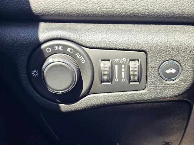 2016 Chrysler 200 LX