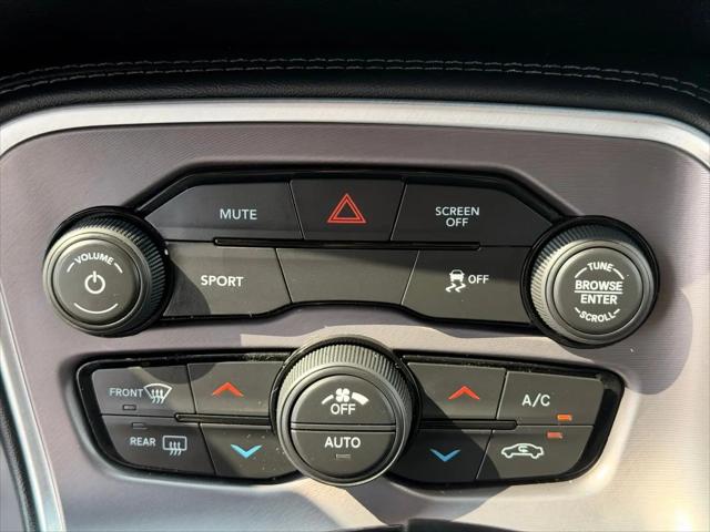 2022 Dodge Challenger SXT