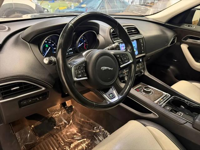 2017 Jaguar F-PACE 35t R-Sport