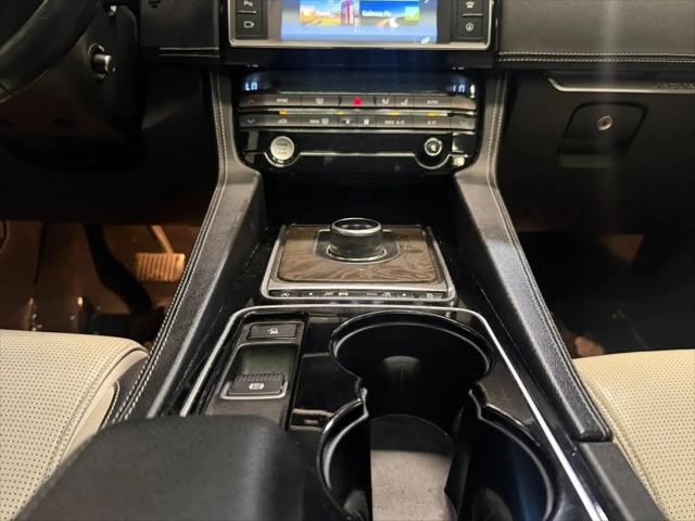 2017 Jaguar F-PACE 35t R-Sport