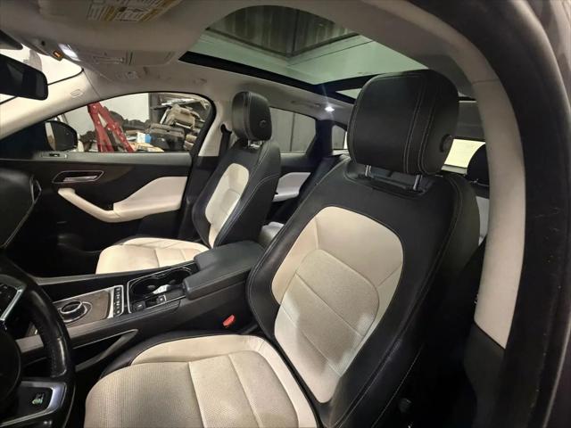 2017 Jaguar F-PACE 35t R-Sport