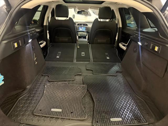 2017 Jaguar F-PACE 35t R-Sport