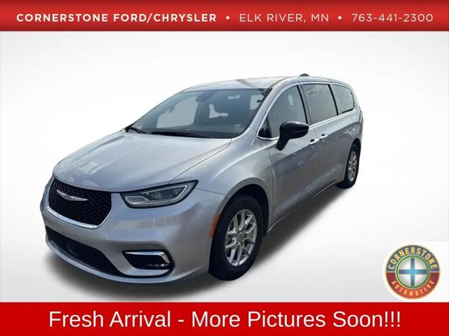 2024 Chrysler Pacifica Touring L for sale in Elk River, MN